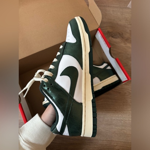 Nike dunks NWT - Picture 5 of 7